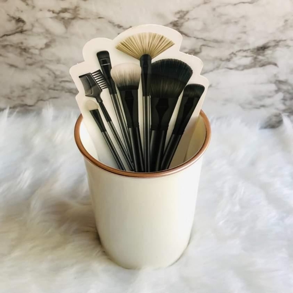 Choose Your Weapon Makeup Brush Holder - Picture 5 of 10